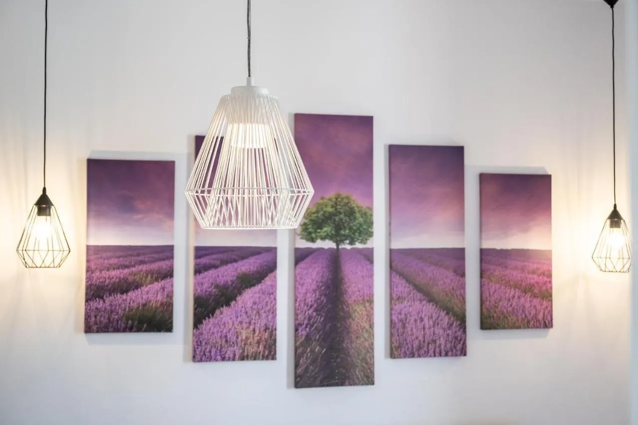 Studios & Room Poesia Split 4*,