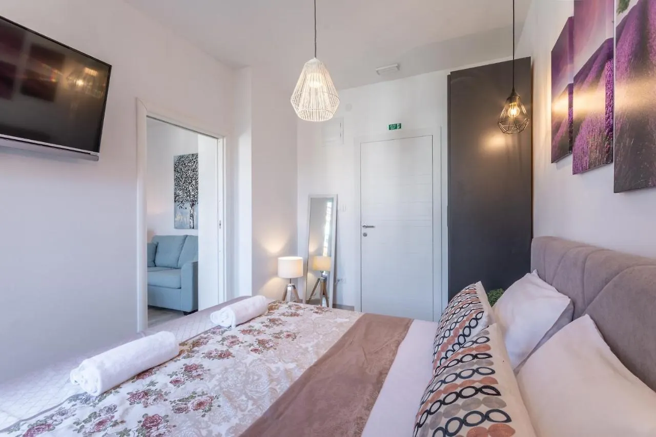 Studios & Room Poesia Split Gasthuis